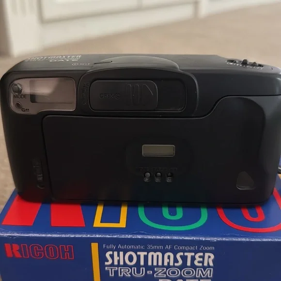 Ricoh Shotmaster Tru-Zoom Date 35mm Camera - Picture 2 of 9
